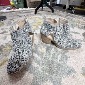 Macadamia Mini Cheetah Printed Suede Booties